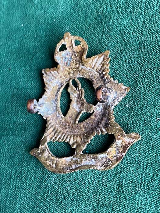 SA SERVICE CORPS CAP BADGE-WORN 1916-1918- 2 LUGS