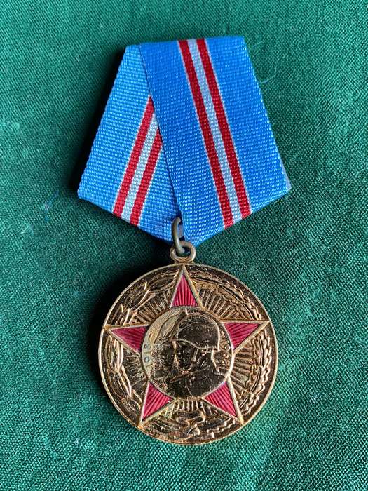 RUSSIAN MEDAL-ANNIVERSARY 50 YEARS OF USSR ARMED FORCES