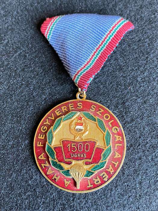 HUNGARIAN,PARATROOPER MERITORIOUS SERVICE MEDAL