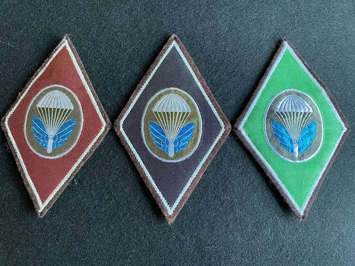 CZECH PARACHUTE SHOULDER FLASHES 3 DIFFERENT CATEGORIES -SOLD TOGETHER-1990'S