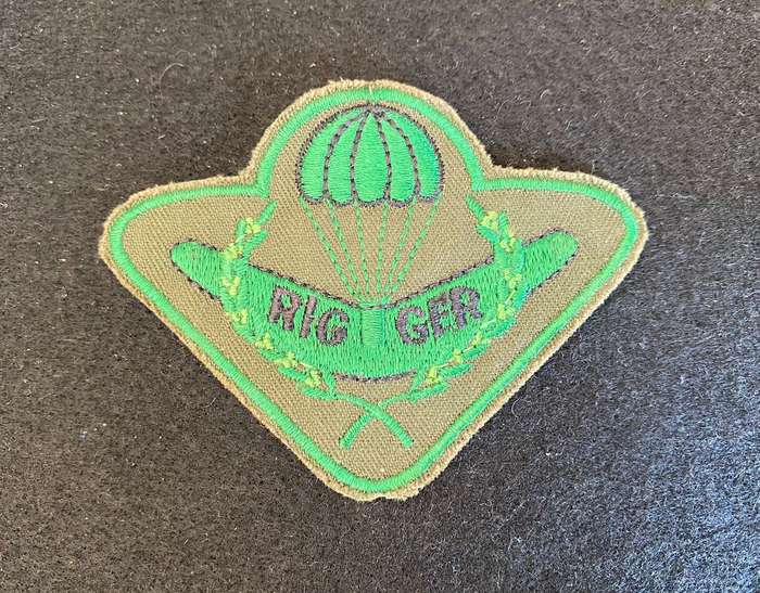 AUSTRALIAN RIGGER-PARA WING-1980'S