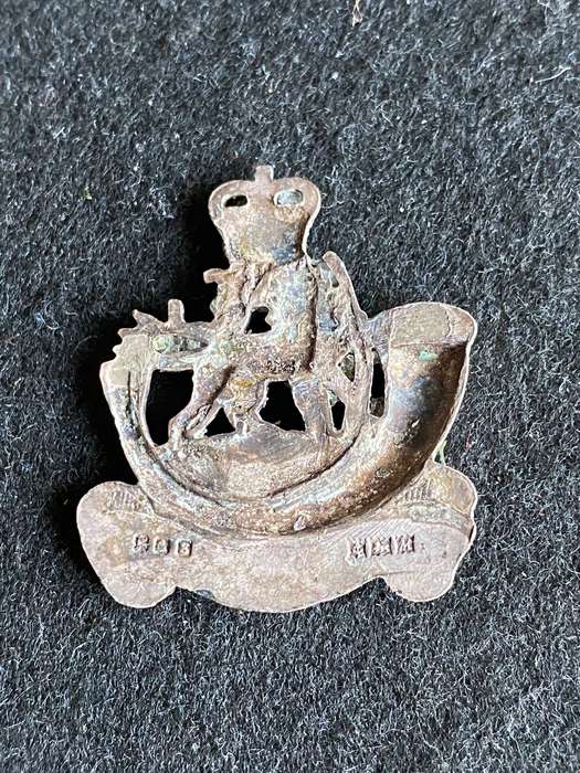 RHODESIA LIGHT INFANTRY STERLING SILVER CAP BADGE (MARKED) NO LUGS-WORN 1961-1970