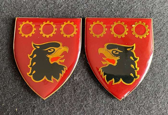 44 PARACHUTE BRIGADE,MAINTENANCE UNIT,FLASH PAIR- NO PINS