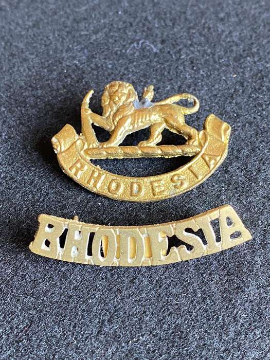 SOUTHERN RHODESIA BRASS CAP AND ONE TITLE-WORN FROM 1940-56- NO LUGS ON CAP