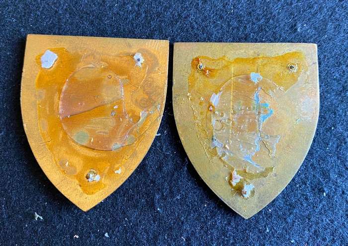 61 BASE WORKSHOP FLASHES- YELLOW AND GOLD TYPE-SOLD TOGETHER- NO PINS