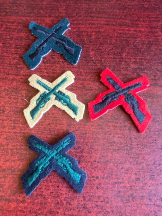 BRITISH BEST SHOT IN EACH COMPANY,PROFICIENCY BADGE- LATER PATTERN AFTER 1980- 4 SOLD TOGETHER