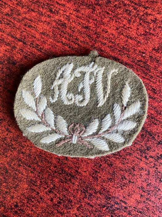 BRITISH DRIVER ARMOURED FIGHTING VEHICLE PROFICIENCY BADGE- 1957-60