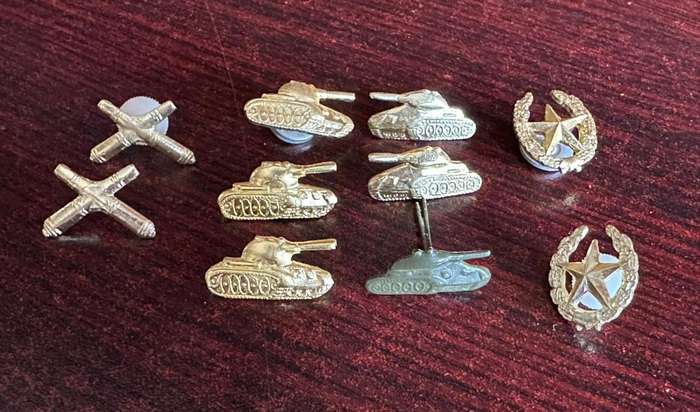 GERMAN ARMY COLLARS FOR ARMOUR,ARTILLERY AND INF.