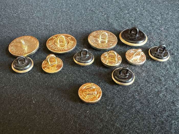 SOVIET RUSSIA TUNIC BUTTONS-ALSO OFFICERS CAP BUTTONS,SHOULDER STRIPS AND GREAT COAT