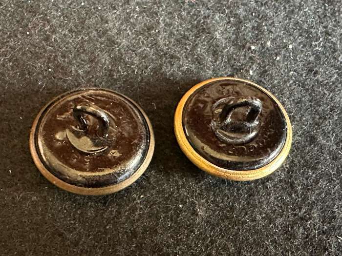 RUSSIAN NAVY BUTTONS PRE WW2 AND CURRENT ( IN GILT )
