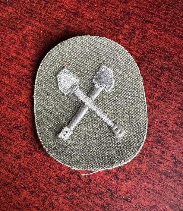 EAST GERMAN NVA PATCH FOR ARMY ORDNANCE 1965-86