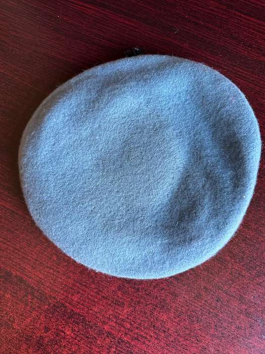 UN BERET