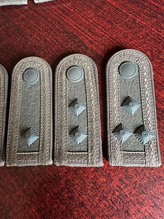 EAST GERMAN RANK BOARDS 1956-1990-THE SHOULDER BOARDS DATE FROM THE OLDER PATTERN OF THE NVA UNIFORM