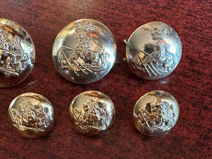 Mixed BSAP buttons. 6 In total.