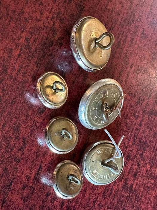 Mixed BSAP buttons. 6 In total.