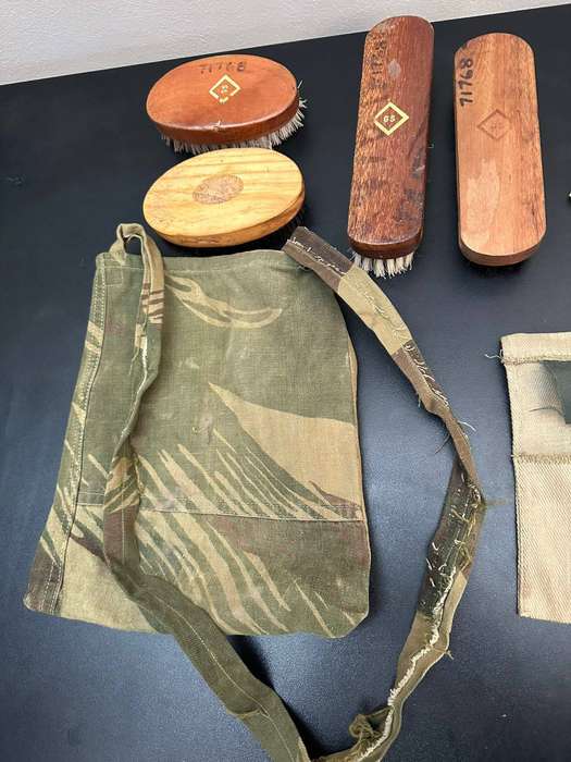 Original Rhodesian ditty bag with contents. Measures 22x24 cm.