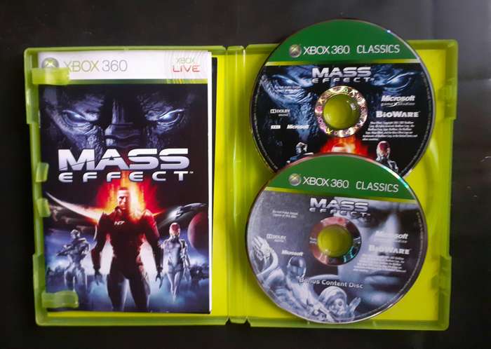 Mass Effect - Classics  Xbox 360 Game (2 Disc Set)