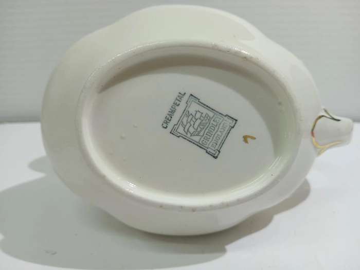 CREAMPETAL GRINDLEY ENGLAND VINTAGE GRAVY BOAT
