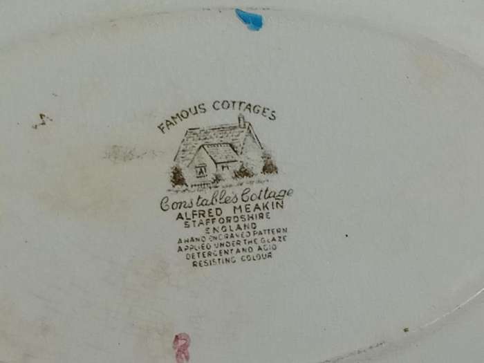VINTAGE ALFRED MEAKIN GRAVY BOAT AND SAUCER FAMOUS COTTAGES SERIES
