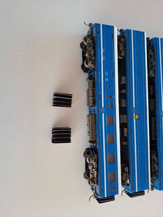 SAR BLUE TRAIN COACHES  S.A.R.M    X 7 WITH GANGWAYS  + KD COUPLERS (BOXED)