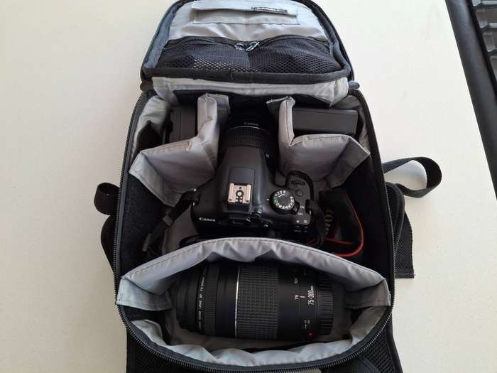 CANON 1300D DSLR CAMERA WITH ZOOM LENS 75-300mm BUNDLE