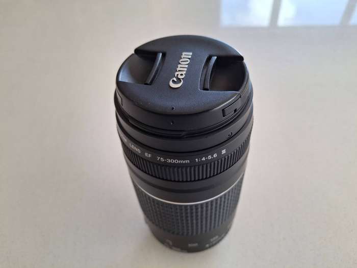 CANON 1300D DSLR CAMERA WITH ZOOM LENS 75-300mm BUNDLE