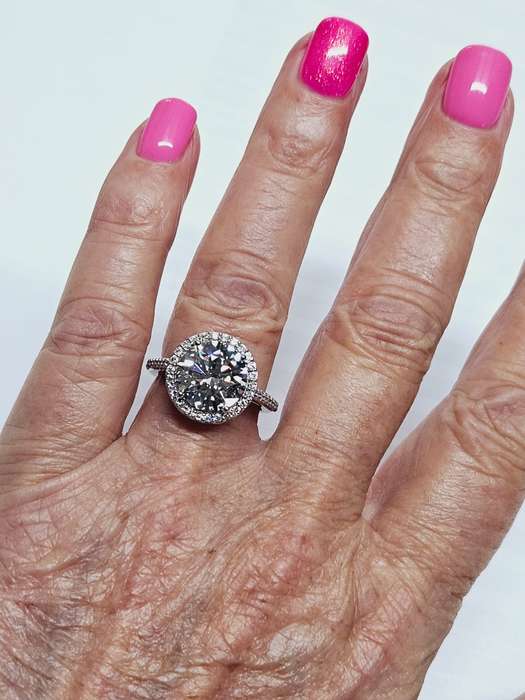 4.33CT DIAMOND RING  (IGI Certified Diamond)