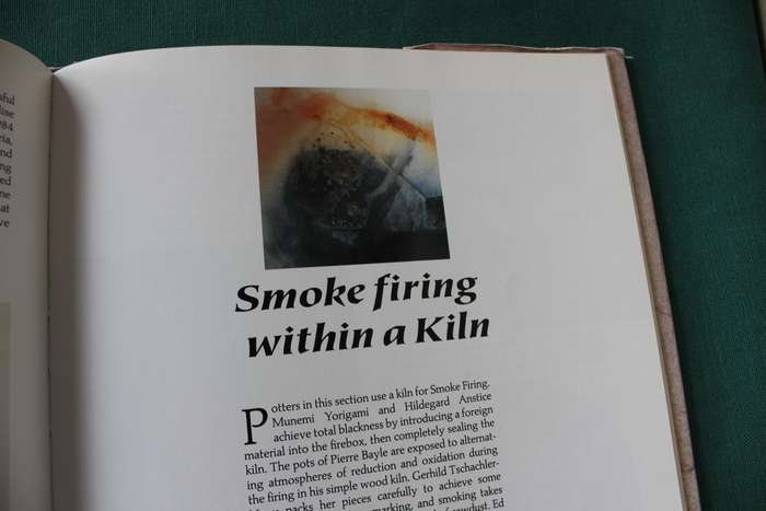 SMOKE-FIRED POTTERY. Jane Perryman.