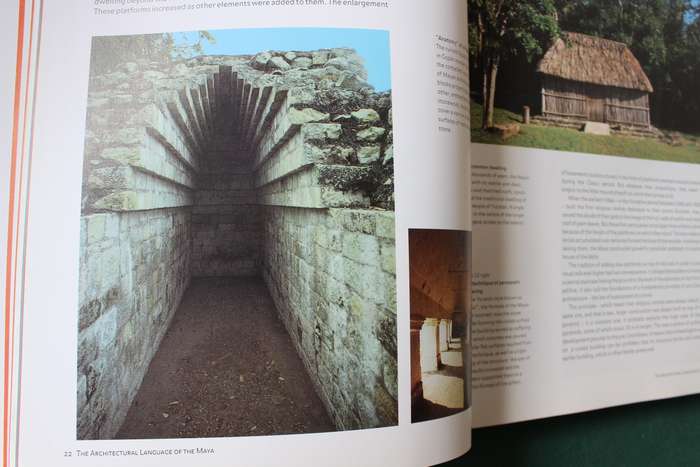THE MAYA. Palaces and pyramids of the rainforest. Henri Stierlin.