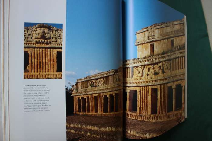 THE MAYA. Palaces and pyramids of the rainforest. Henri Stierlin.