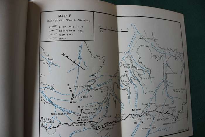 A FIELD GUIDE TO THE NATAL DRAKENSBERG. (A wildlife handbook) Pat Irwen.