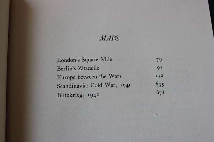 THE LAST LION. Winston Spencer Churchill. ALONE 1932-1940 by William Manchester. (Second Volume)