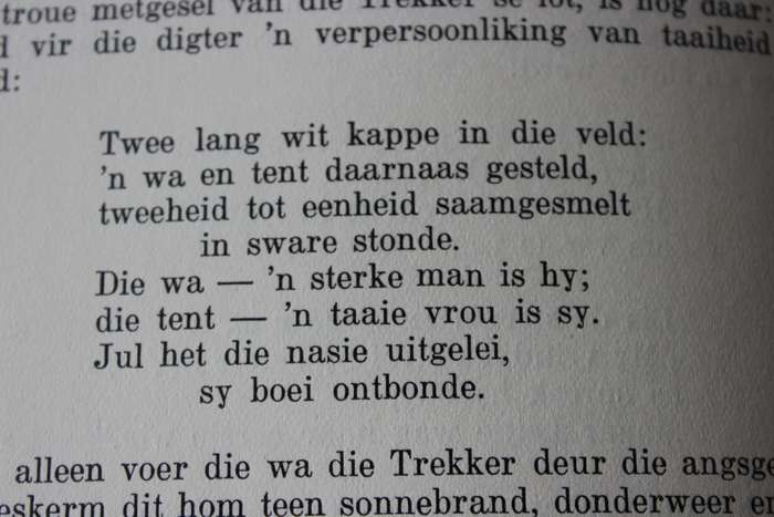 DIE DIGTER TOTIUS deur C.M. van den Heever. (Sy betekenis vir die Afrikaanse Letterkunde)