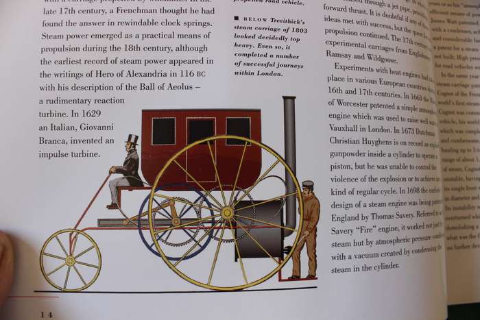 THE WORLD ENCYCLOPEDIA OF TRUCKS. Peter J. Davies.
