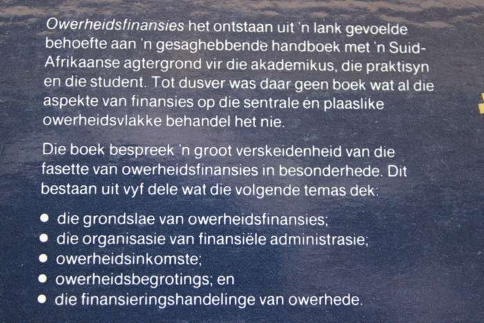 OWERHEIDSFINANSIES  deur J S H Gildenhuys  (GETEKEN)