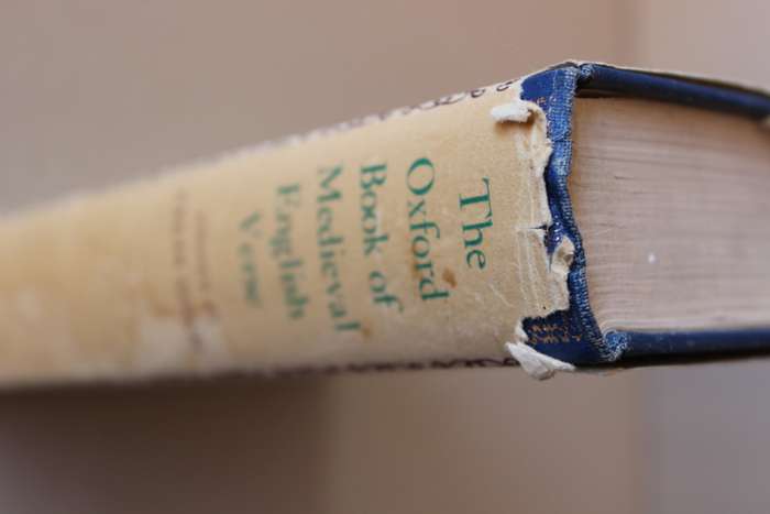 THE OXFORD BOOK OF MEDIEVAL ENGLISH VERSE  Chosen by Celia Sisam