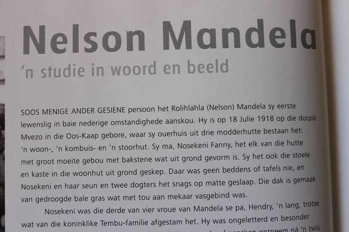 MANDELA - 'N LEWE  Fotografiese Biografie Besturende redakteur Sean Fraser