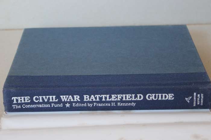 THE CIVIL WAR - BATTELFIELD GUIDE  Edited by Frances H. Kennedy