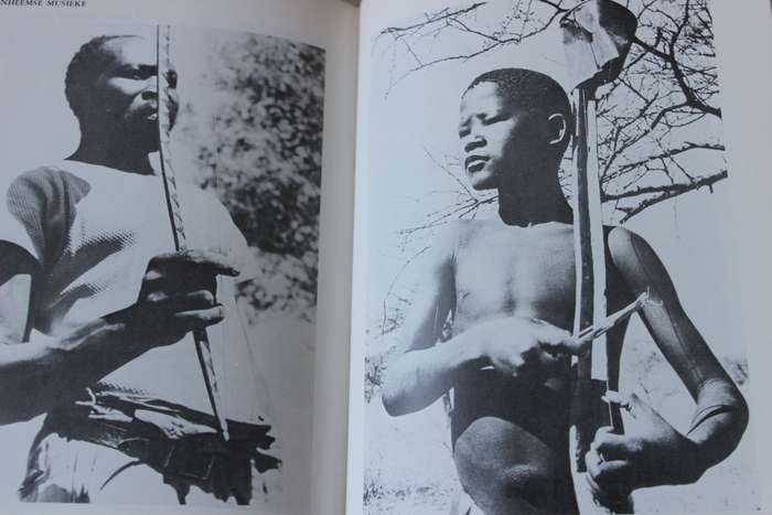 SUID-AFRIKAANSE MUSIEK-ENSIKLOPEDIE Deel II E - I  Hoofredakteur: Dr Jacques P Malan