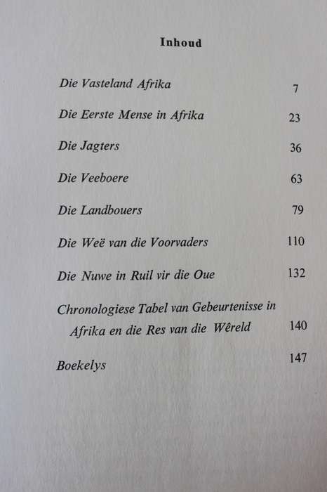 VOLKE VAN AFRIKA  deur Colin Turnbull  Afrikaanse vertaling deur Andre P. Brink