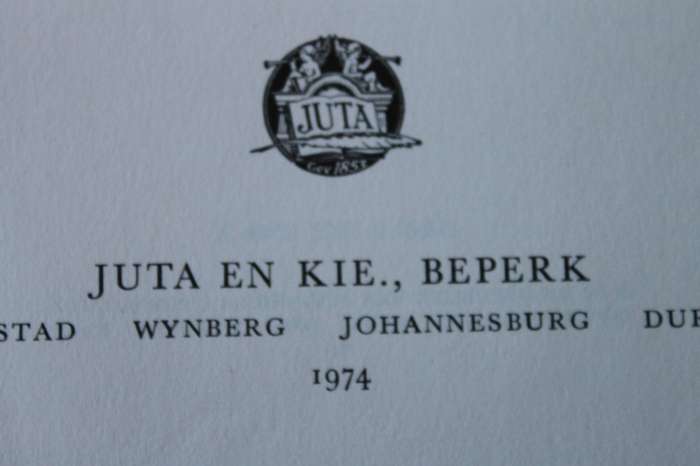 DIE UITLEG VAN WETTE  deur L. C. Steyn  Vierde Uitgawe met medewerking van S. I. E. van Tonder