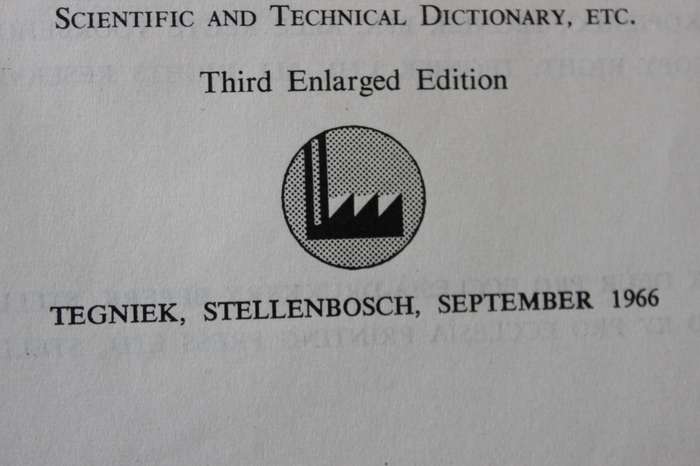 STAMREGISTER VAN DIE SUID-AFRIKAANSE VOLK/FAMILY REGISTER OF THE SOUTH AFRICAN NATION  Dr Malherbe