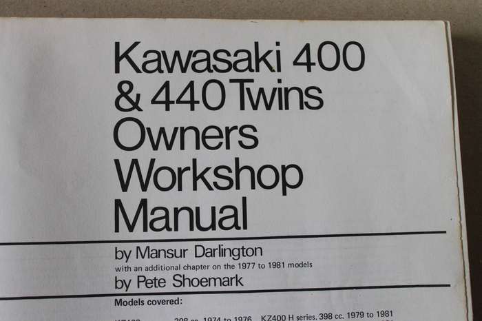 KAWASAKI 400 & 440 TWINS  398cc - 443cc  1974 t0 1981 Owners Workshop Manual  by Mansur Darlington