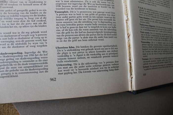 DIE AFRIKAANSE REGSADVISEUR  IN 3 DELE  Uitgegee in 1959 deur Purnell Publications