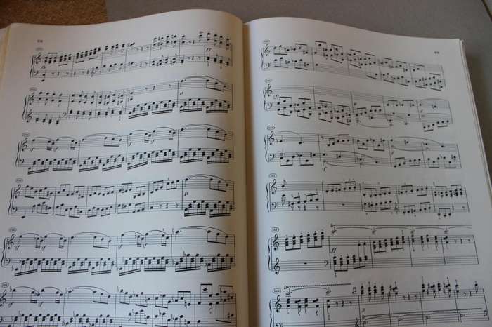 BEETHOVER KLAVIERSONATEN  BAND 1 EN BAND 2. Urtext  G. Henle Verlag