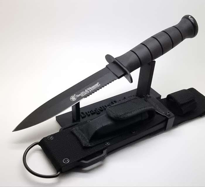 Smith & Wesson R1 Search & Resque Dagger with Custom Engraving