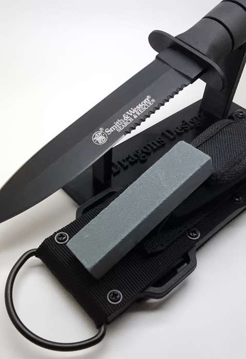 Smith & Wesson R1 Search & Resque Dagger with Custom Engraving