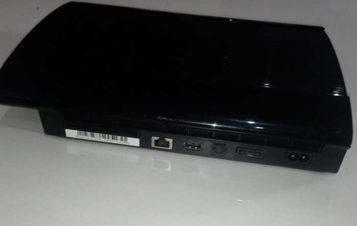 PlayStation 3 Super Slim (CECH-4004a)