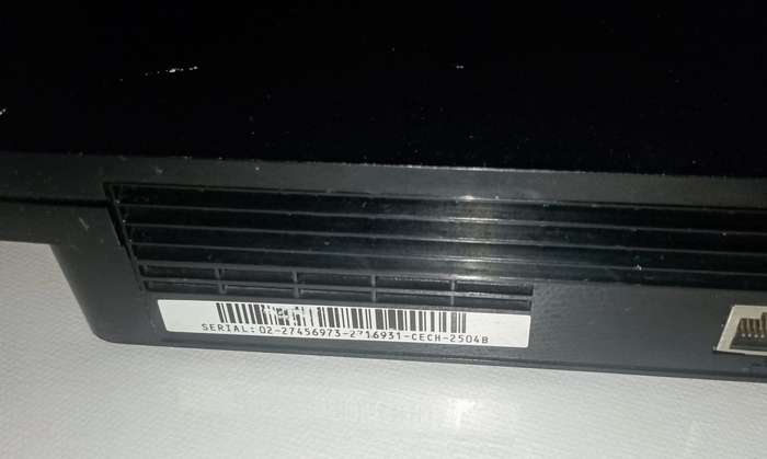 PlayStation 3 Slim (CECH-2504B)