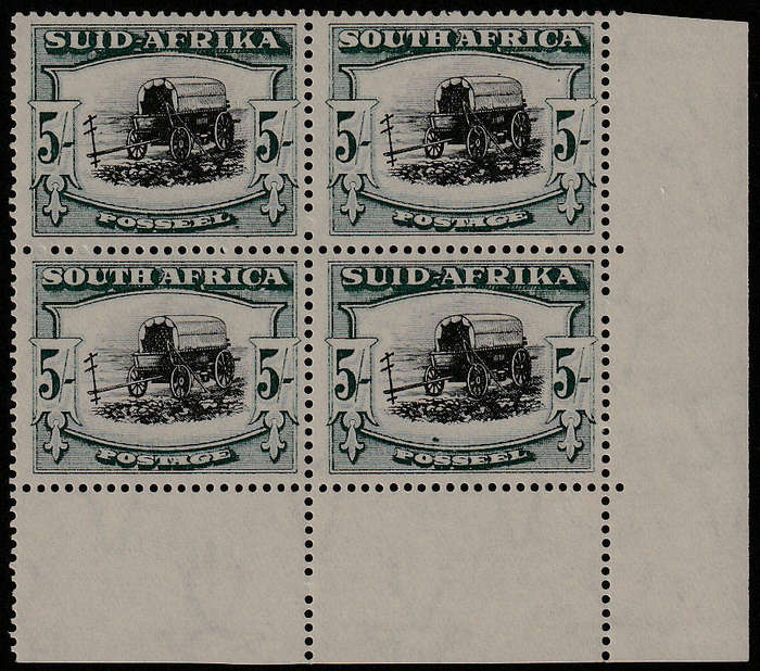 SOUTH AFRICA 1933 HYPH ISSUE 5s BLACK AND GREEN CNR BLOCK  WITH GREEN BLOB VAR VERY FINE MNH SACC 62